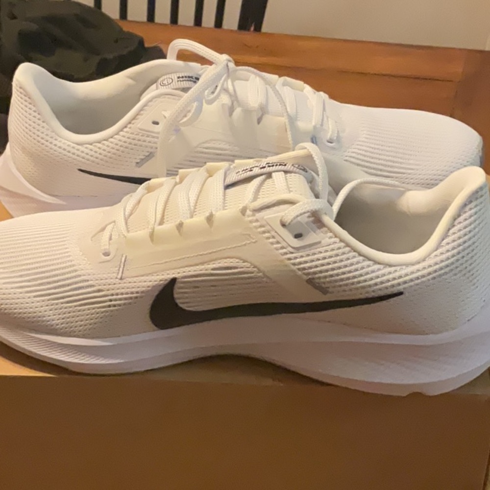 New in box men’s Nike air zoom Pegasus size 14 - Picture 5 of 7